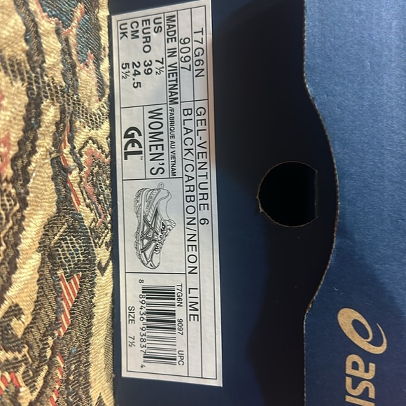 ASICS - Picture 3 of 3